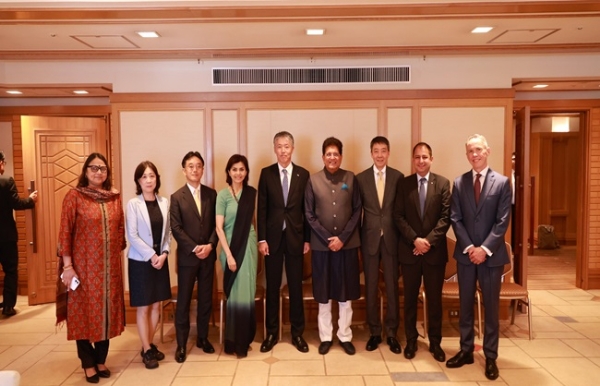 Commerce Minister Piyush Goyal Calls on Japan to Increase Institutional Capital Investment in India