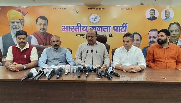 NC Govt’s negligence costing farmers their precious cattle: Dr Manyal NC Govt’s negligence costing farmers their precious cattle: Dr Manyal