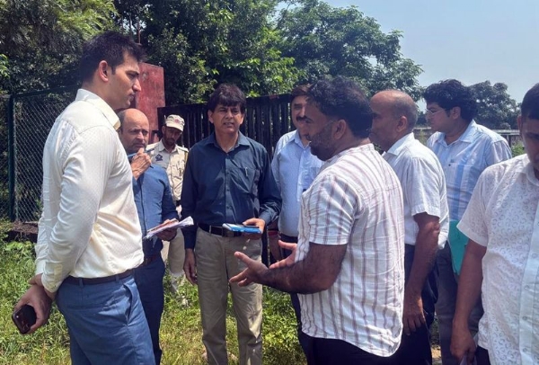DC listens to public grievances at Akhnoor