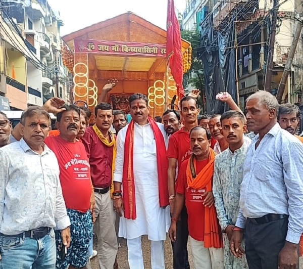 Mayor Ganesh Kesarwani, performed aarti and puja of Mother Vindhyavasini Devi Mayor Ganesh Kesarwani, performed aarti and puja of Mother Vindhyavasini Devi