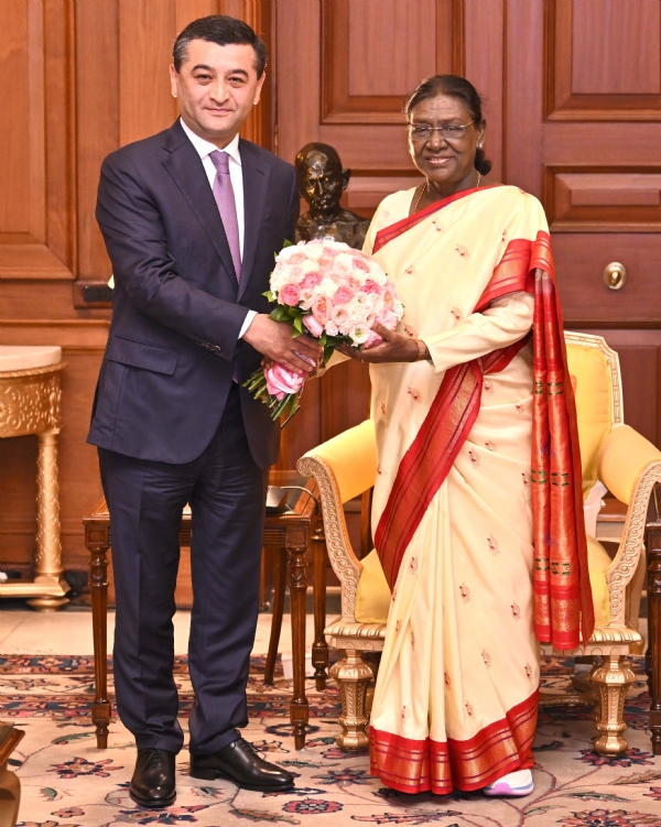 President Murmu with Uzbekistan Foreign Minister