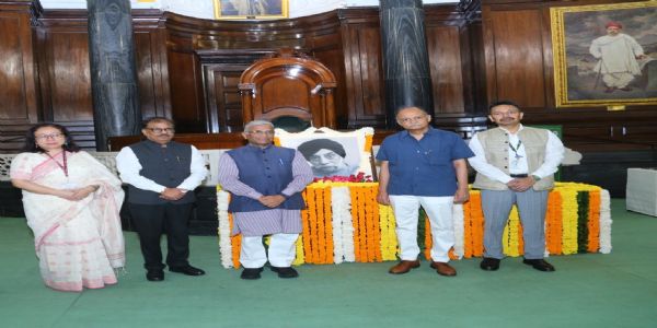 Rajya Sabha Deputy Chairman Harivansh, Secretary General Pay Tribute to Sardar Hukam Singh