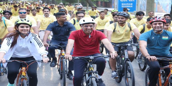 Mansukh Mandaviya Leads Special National Sports Day Edition of ‘Fit India Sundays on Cycle’