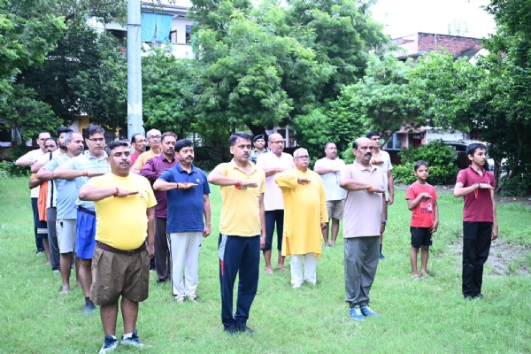 On Sunday morning, Minister Nandi attended the Rashtriya Swayamsevak Sangh (RSS) shakha On Sunday morning, Minister Nandi attended the Rashtriya Swayamsevak Sangh (RSS) shakha