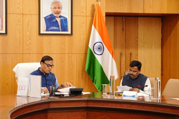 CM Dr Himanta Biswa Sarma Reviewing Dairy Sector in Assam.