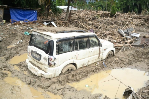 The image of Assam flood sharad by Assam CM Dr Himanta Biswa Sarma.