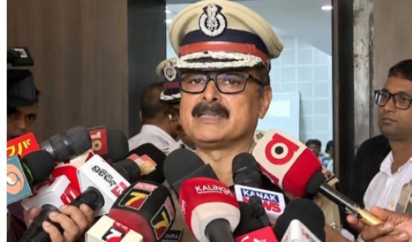 Crime Branch DG Vinaytosh Mishra speaking to the media