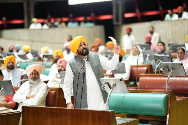 CM Bhagwant Singh Mann addressing during vidhan sabha