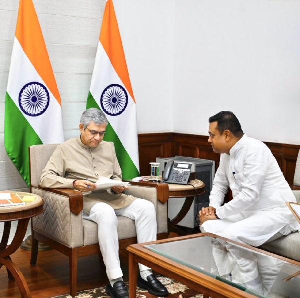 Puri MP Sambit Patra meets Railway Minister Ashwini Vaishnaw
