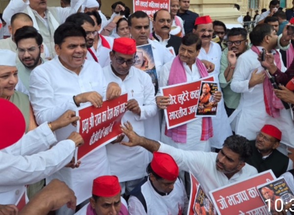 Samajwadi Party MLAs sat on dharna in front of statue of Chaudhary Charan Singh on Wednesday