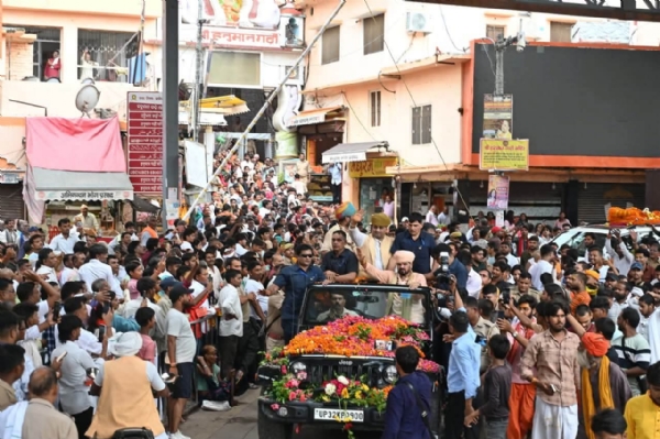 Supporters accord grand welcome to Brijbhushan Sharan Singh in Ayodhya