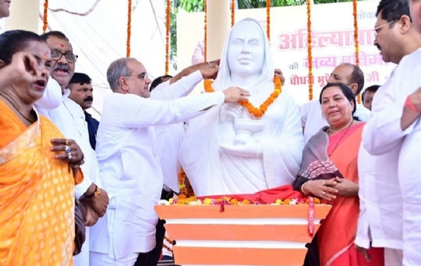 Statue of Lokmata Ahilyabai Holkar was unveiled on Saturday Statue of Lokmata Ahilyabai Holkar was unveiled on Saturday