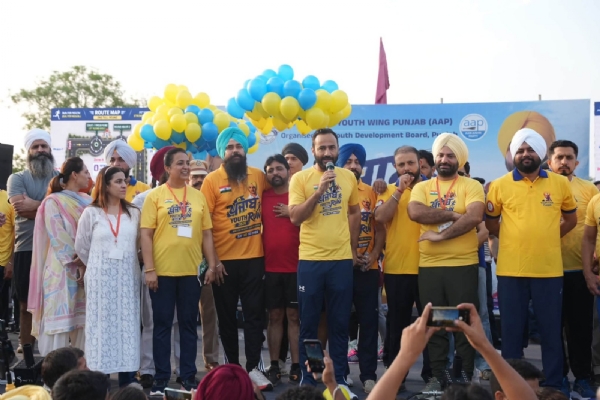ਪੰਜਾਬ ਯੂਥ ਰਨ 2026 ਦੌਰਾਨ ਸੰਬੋਧਨ ਕਰਦੇ ਹੋਏ ਸੰਸਦ ਮੈਂਬਰ ਗੁਰਮੀਤ ਸਿੰਘ ਮੀਤ ਹੇਅਰ।