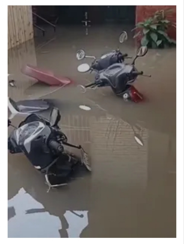 Flash flood जलजमाव water logging कृत्रिम बाढ़