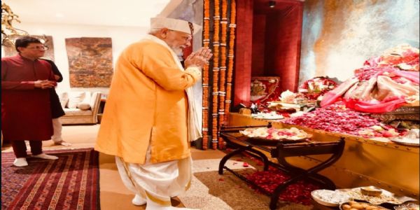 PM Modi Attends Ganesh Utsav at Piyush Goyal’s Residence in Delhi