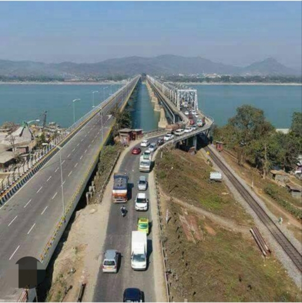 Image of the New and Old Saraighat Bridges.