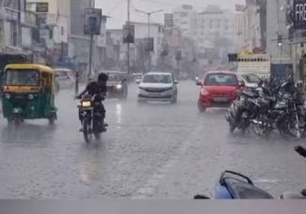 Torrential rains continue in Ahmedabad for the second day Torrential rains continue in Ahmedabad for the second day