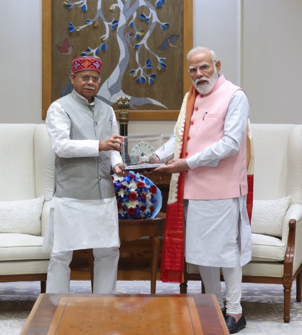 Telangana Governo-PM Modi (file pic)