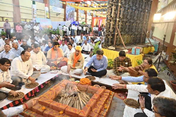 Lord Sri Sri Vishwakarma performed with full rituals on Thursday