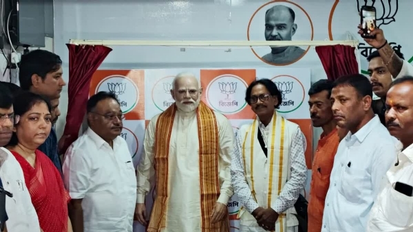 Pm modi statue