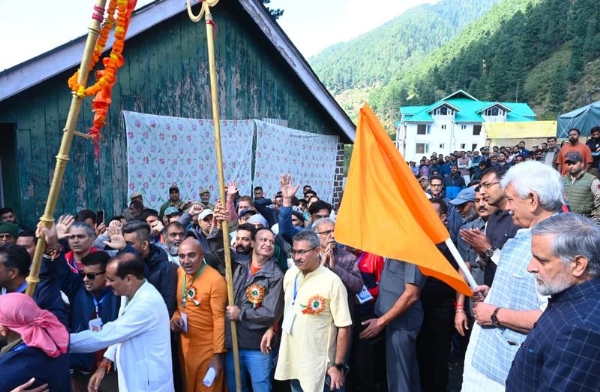 LG Flags Off Harmukh–Gangbal Pilgrimage; Calls It A Living Expression Of Eternal Faith LG Flags Off Harmukh–Gangbal Pilgrimage; Calls It A Living Expression Of Eternal Faith