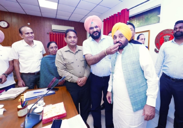 CM Bhagwant Singh Mann with employee and pensioner organisations CM Bhagwant Singh Mann with employee and pensioner organisations