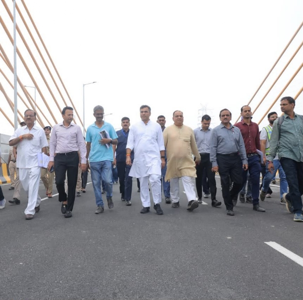 Delhi Public Works Department Minister Parvesh Sahib Singh inspects the work at Barapullah Phase-3 on Saturday.