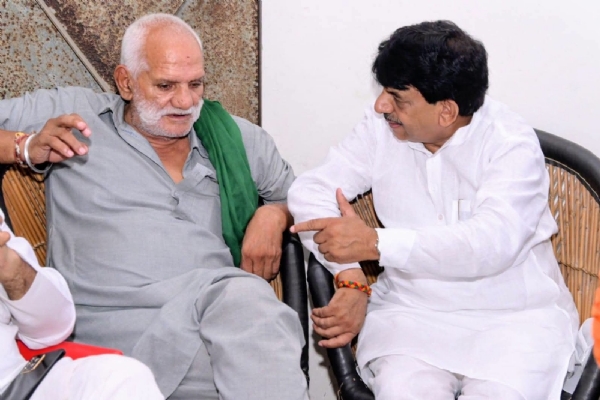 Kapil Dev Agarwal visits Bantikheda village in Shamli to meet family of late Ankit Baliyan