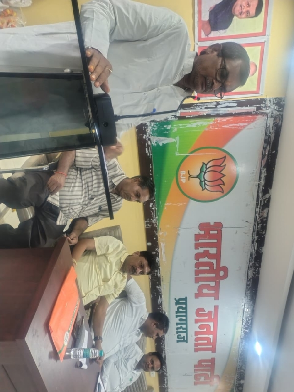 BJP Kashi Region Vice President Awadhesh Chandra Gupta addressing workshop on Wednesday
