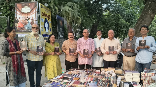 Suman Kumar, Deputy Secretary of the Sangeet Natak Akademi, along with other officials.