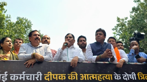 BJP Leaders Detained During Protest Against AAP Councillor