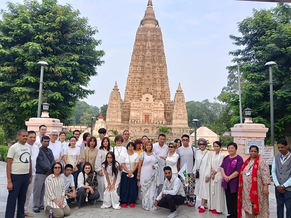 A 28-member delegation from Thailand visited Bihar’s Mahabodhi Temple to offer prayers and pay their respects.