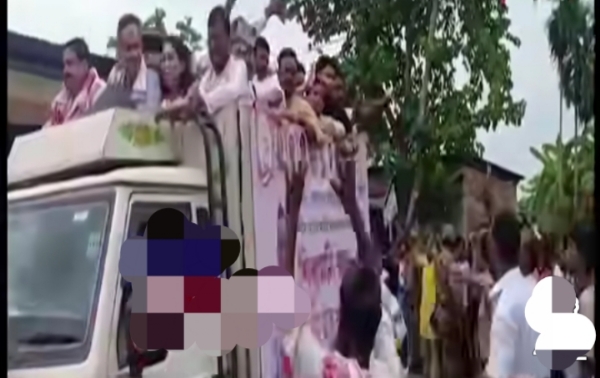 Image of the Minority voters raising ‘Go Back’ slogans against Gaurav Gogoi.
