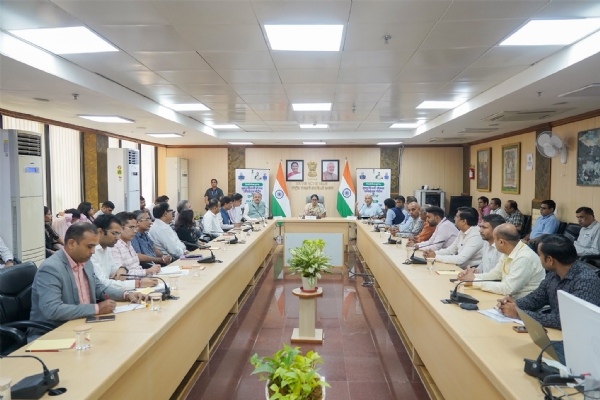 Delhi Chief Minister Rekha Gupta launches the portal for the ‘PM Surya Ghar–Muft Bijli Yojana’ at the Delhi Secretariat on Monday.