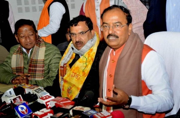 Photograph of Deputy Chief Minister Keshav Prasad Maurya and Regional President Prakash Pal and others addressing journalists at Chandrashekhar Azad Agricultural University in Kanpur