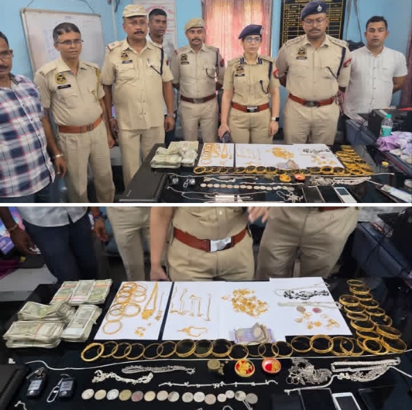 Image of the Bajali Police Recovered ₹5.56 Lakh Cash, Gold And Silver Ornaments Worth Crores and Two Arrested Accused. Image of the Bajali Police Recovered ₹5.56 Lakh Cash, Gold And Silver Ornaments Worth Crores and Two Arrested Accused.