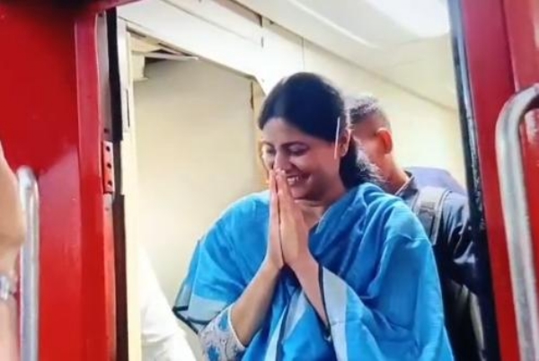 MP Anupriya Patel arrived at Kanpur Central Station today