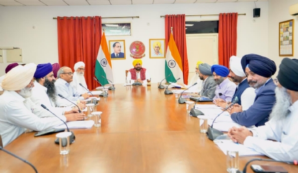 ਮੀਟਿੰਗ ਦੀ ਅਗਵਾਈ ਕਰਦੇ ਹੋਏ ਮੁੱਖ ਮੰਤਰੀ ਭਗਵੰਤ ਸਿੰਘ ਮਾਨ।