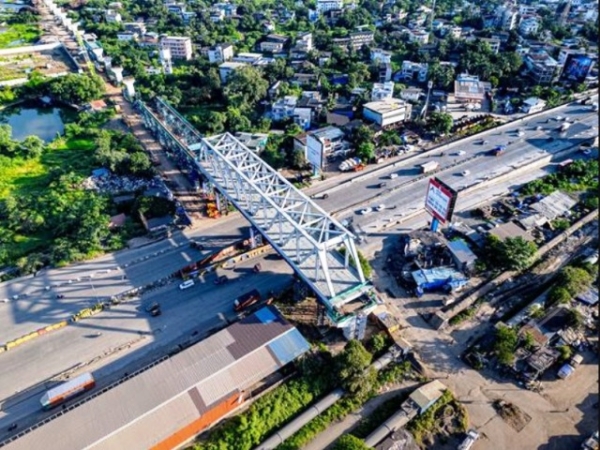 The first steel bridge in Maharashtra for the Mumbai–Ahmedabad Bullet Train Project has been launched.