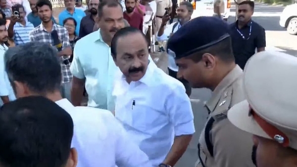 Kerala CM with Police officer