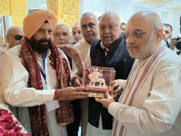 Punjab BJP President Kewal Dhillon welcoming Home Minister Amit Shah