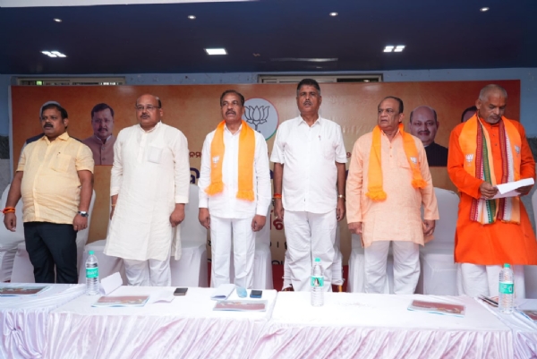 Minister Bibhuti Jena Attends Meeting on ‘Seva Sankalp Abhiyan’ in Berhampur