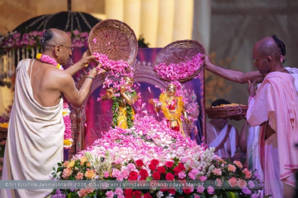 Vrindavan Chandrodaya Mandir Turns Gurugram Krishna-Centric as Devotees Dance to Bhajans and Kirtans