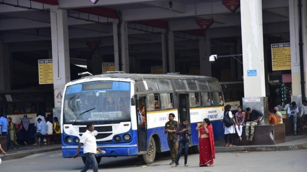 BMTC bus at Shivaji Nagar bus shelter