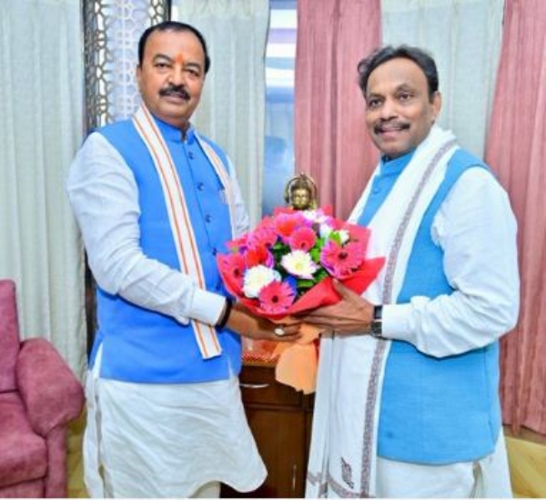 Uttar Pradesh Deputy Chief Minister Keshav Prasad Maurya met Vinod Tawde on Sunday