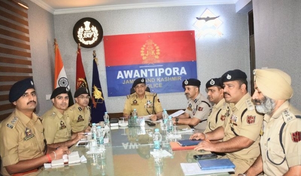 Kashmir IGP Reviews Security, Counter-Terror Operations
